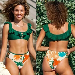NWT! Cupshe Green & Leafy Ruffle Strap Bikini Beach Vacation Cruise Swim S